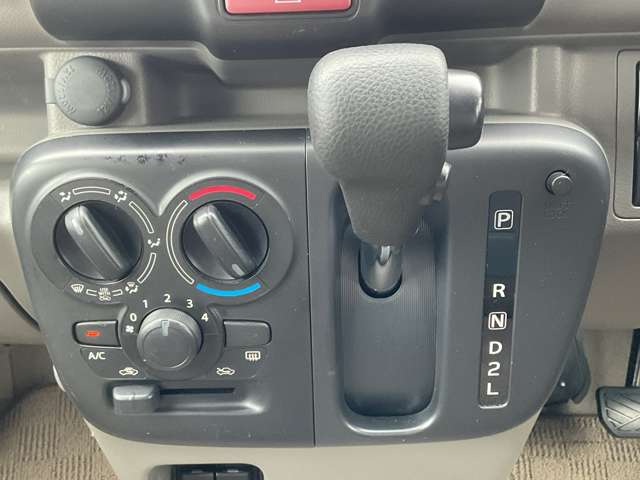 Nissan NV100 Clipper 9