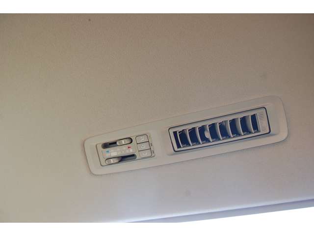 Toyota Noah 12