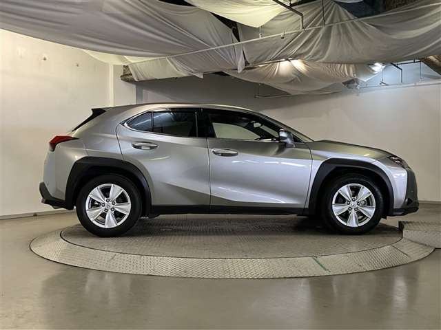 Lexus UX 5