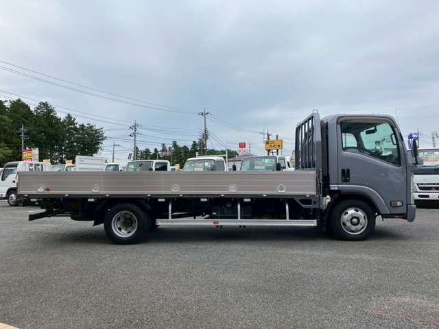 Isuzu Elf 4