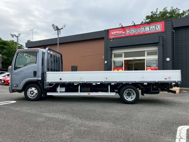 Isuzu Elf 8
