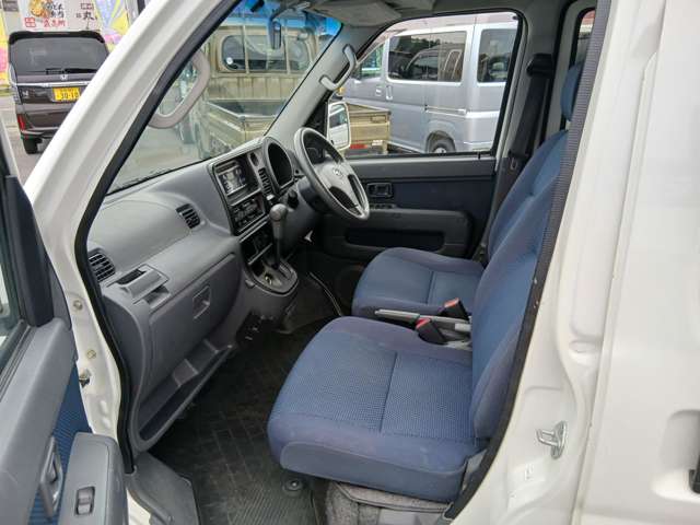 Daihatsu Hijet Cargo 11