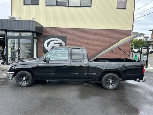 Toyota Hilux 4
