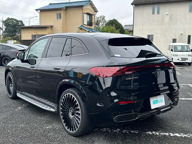 Mercedes-Benz EQE SUV 12