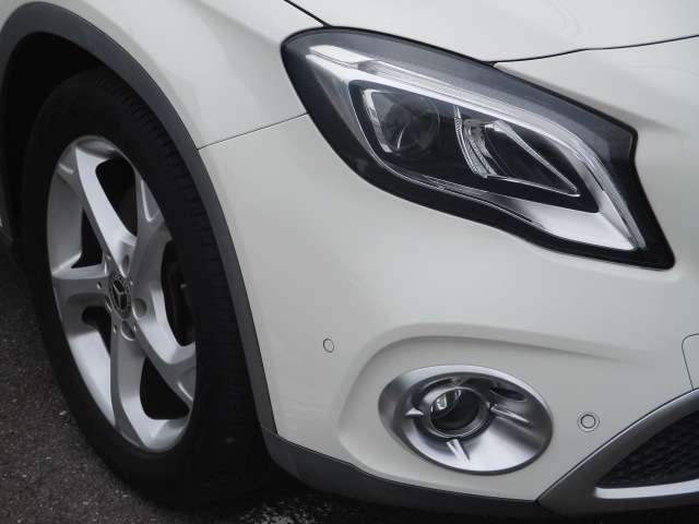 Mercedes-Benz GLA-Class 11
