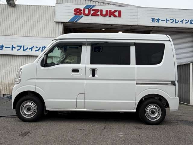 Nissan NV100 Clipper 4