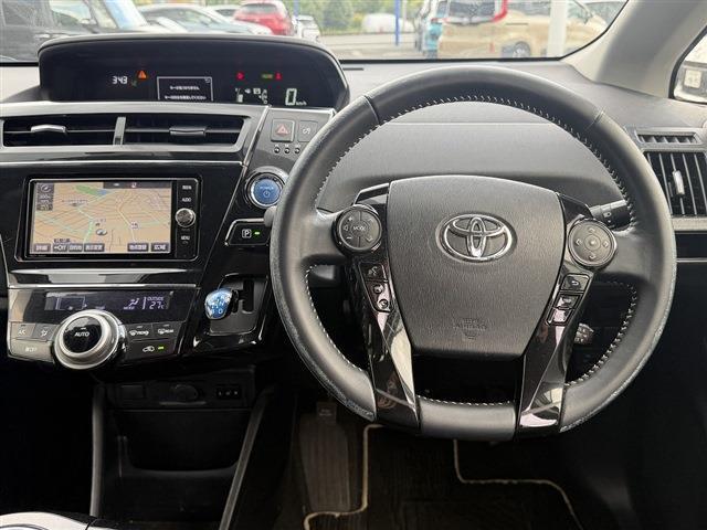 Toyota Prius α 6