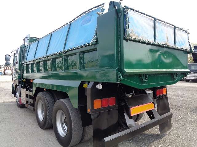 Isuzu Giga 2