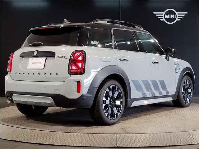 MINI Crossover 8