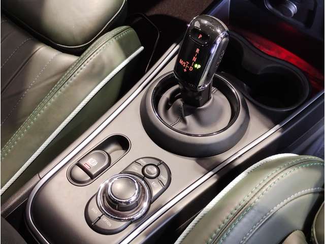 MINI Crossover 10