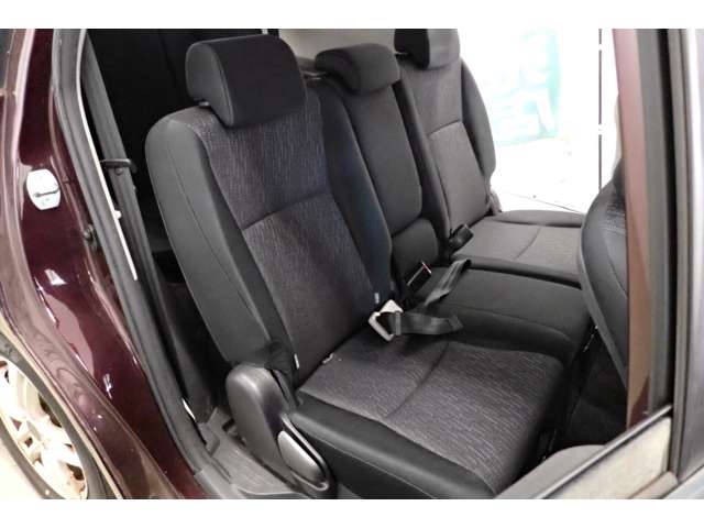 Toyota Wish 9