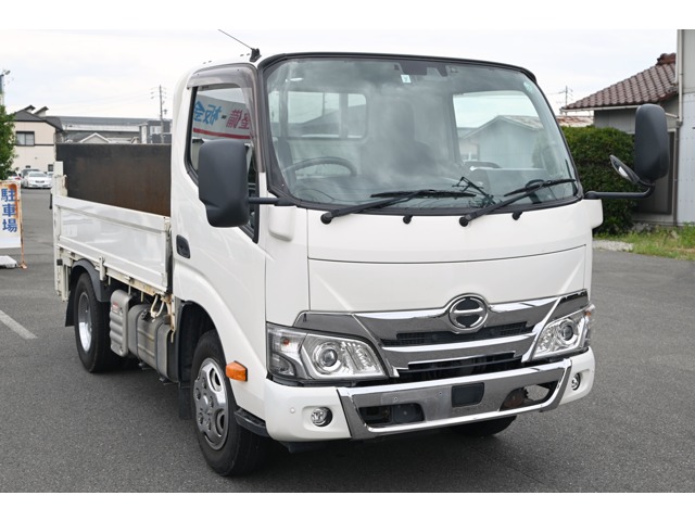 Hino Dutro 3