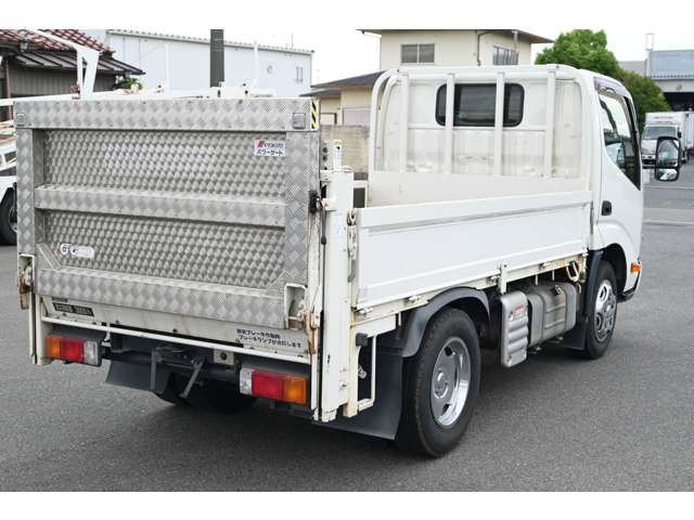 Hino Dutro 7