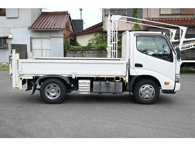 Hino Dutro 8
