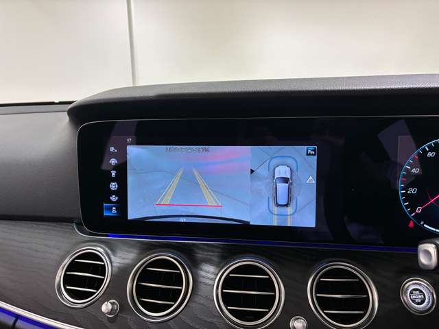 Mercedes-Benz E-Class All-Terrain 12