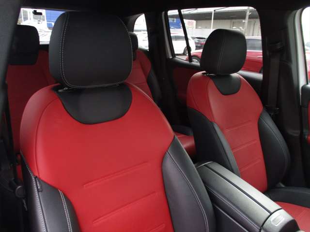 Mercedes-Benz GLB 12