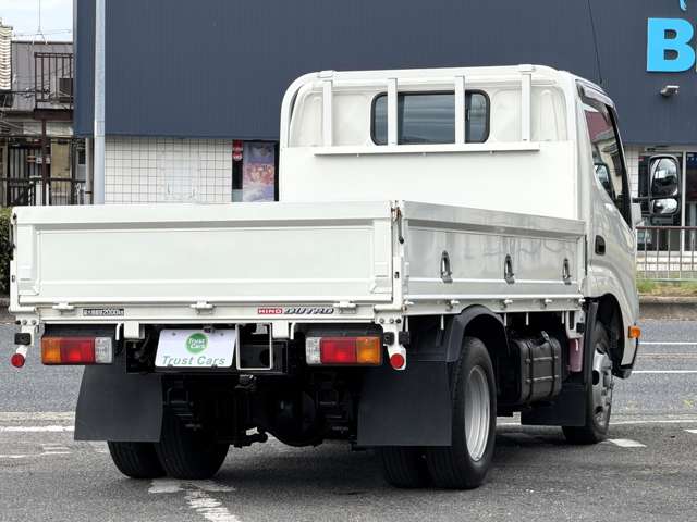 Hino Dutro 11