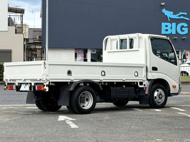 Hino Dutro 12