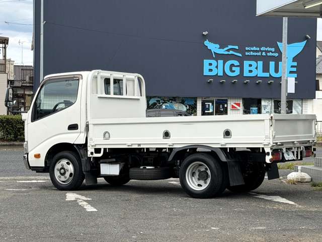 Hino Dutro 8