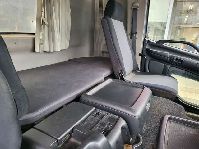 Hino Profia 7