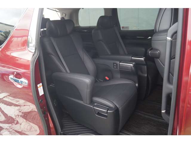 Toyota Alphard 12