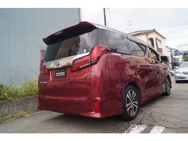 Toyota Alphard 6