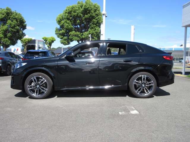 BMW iX2 7