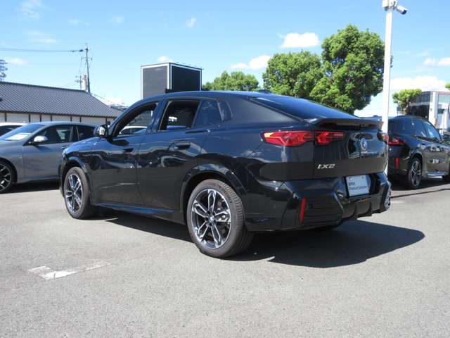 BMW iX2 8