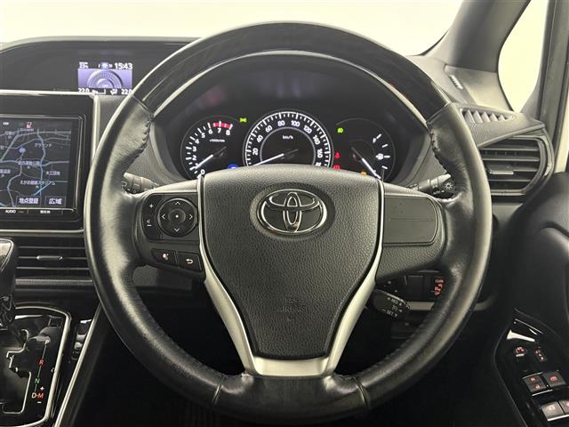 Toyota Esquire 3