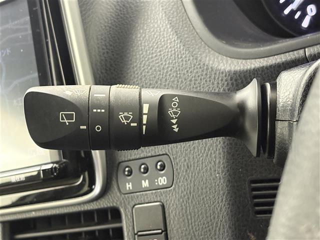 Toyota Esquire 7