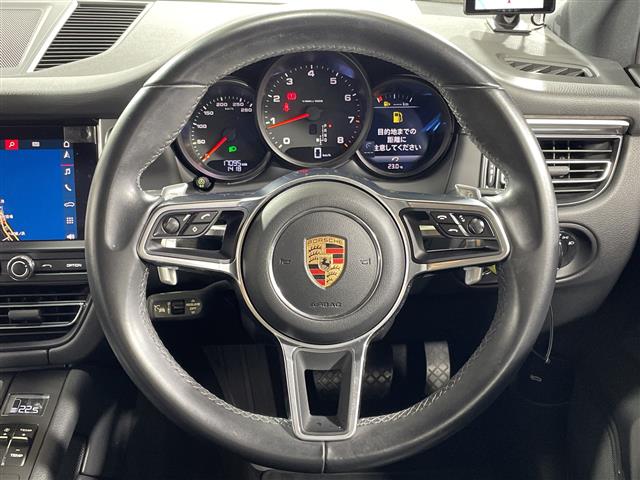 Porsche Macan 12