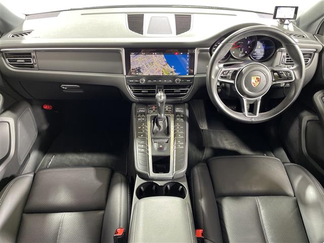 Porsche Macan 4
