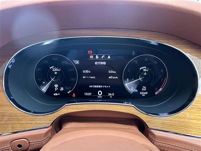 Bentley Bentayga 11