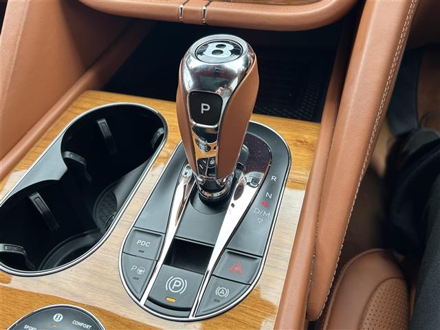 Bentley Bentayga 6