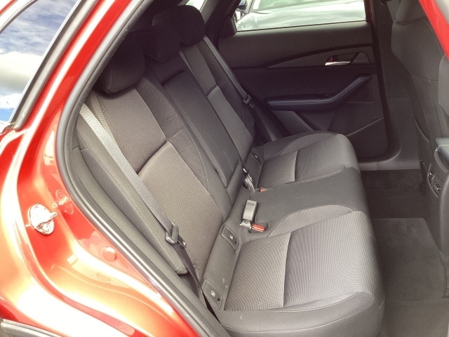 Mazda CX-30 11