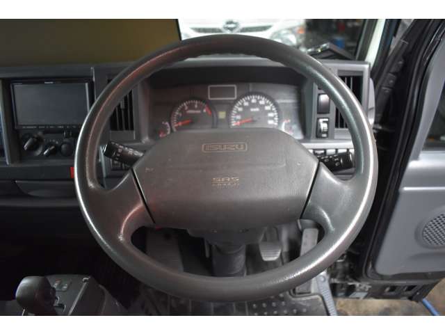 Isuzu Elf 5