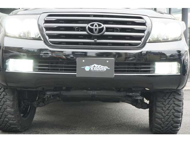 Toyota Land Cruiser 200 11