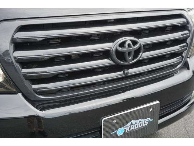 Toyota Land Cruiser 200 12