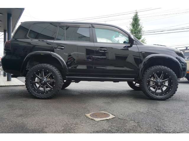 Toyota Land Cruiser 200 5