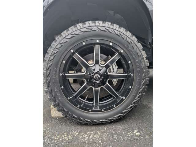 Toyota Land Cruiser 200 6