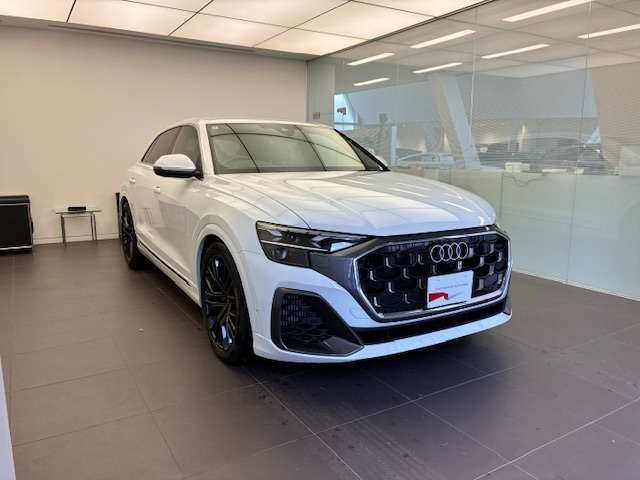 Audi Q8 3