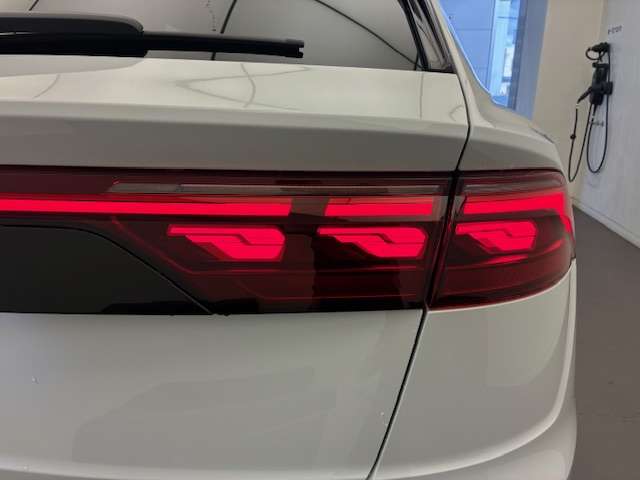 Audi Q8 5