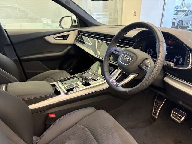 Audi Q8 9