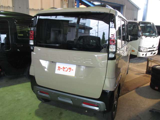 Mitsubishi Delica Mini 6