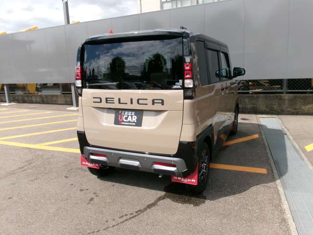 Mitsubishi Delica Mini 6
