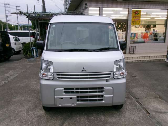 Mitsubishi Minicab Van 2