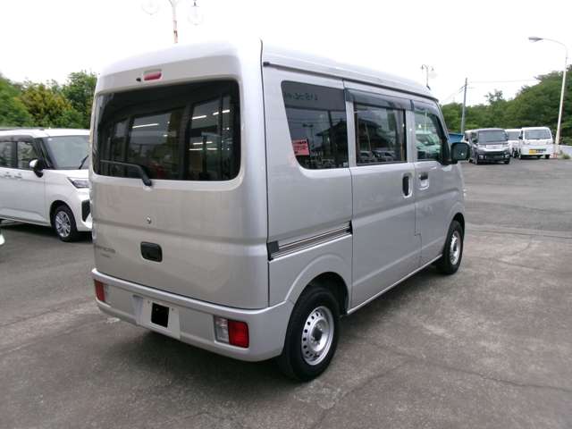 Mitsubishi Minicab Van 5