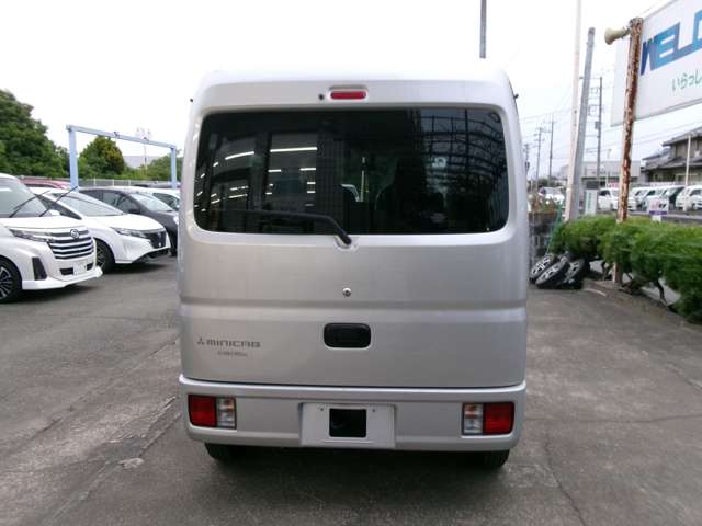 Mitsubishi Minicab Van 6