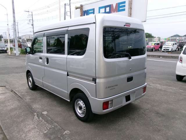 Mitsubishi Minicab Van 7
