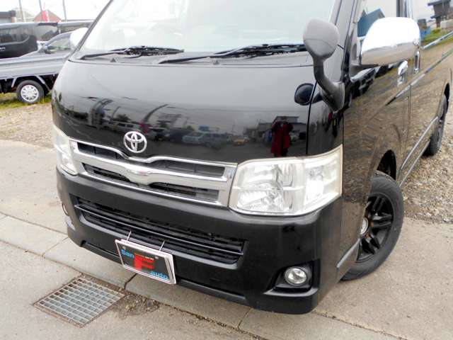 Toyota Regius Ace 2